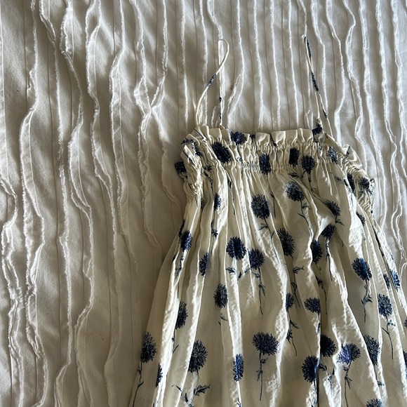 H&M Cream and Blue Floral Dress - Picture 2 of 8